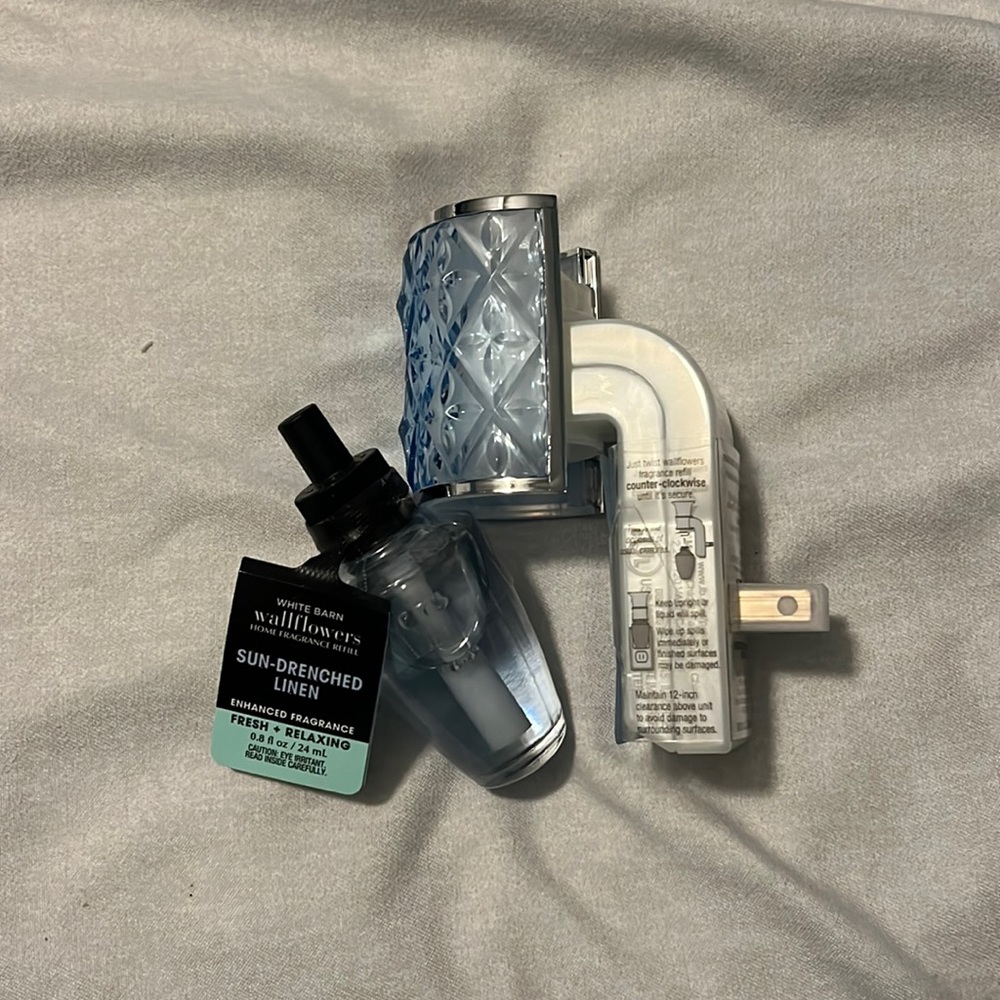 Bath and body works wall plug and fragrance